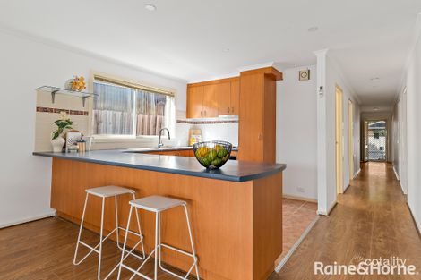 Property photo of 6 Madeira Court Roxburgh Park VIC 3064