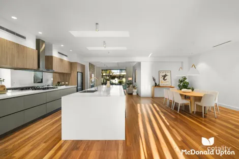 Property photo of 6 Lytham Court Greenvale VIC 3059