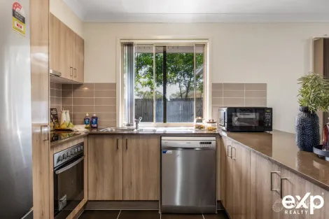 Property photo of 60 Milbrook Crescent Pimpama QLD 4209