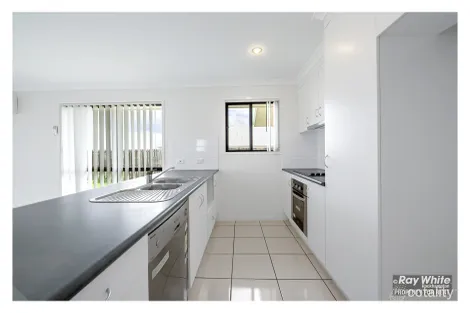 Property photo of 3 Benjamin Drive Gracemere QLD 4702