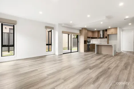 Property photo of 36 Emblem Way Craigieburn VIC 3064