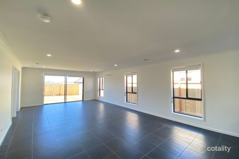 Property photo of 7 Redding Street Cranbourne East VIC 3977