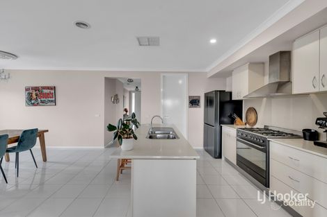 Property photo of 2 Flemings Avenue Harkness VIC 3337