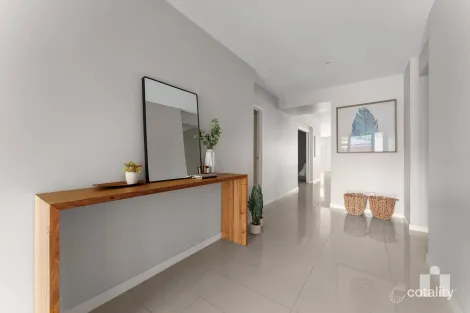 Property photo of 33 Gallivant Drive Doreen VIC 3754