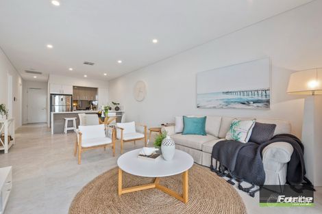 Property photo of 1/5 Methuen Way Duncraig WA 6023