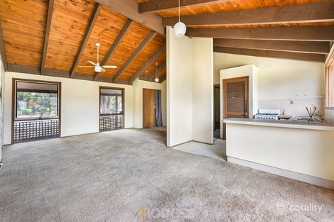 Property photo of 4 Lachlan Close Cranbourne North VIC 3977