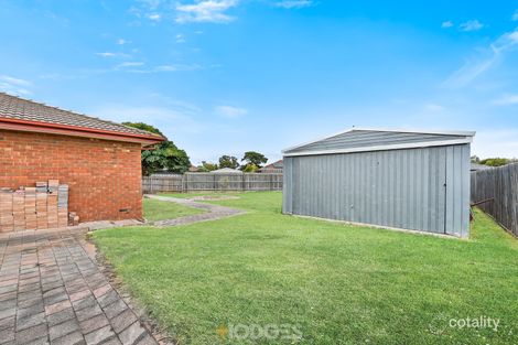 Property photo of 4 Lachlan Close Cranbourne North VIC 3977