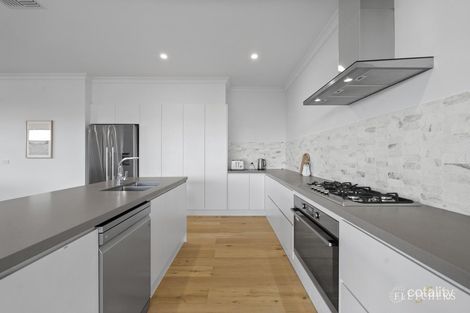 Property photo of 39 Outlook Drive Chirnside Park VIC 3116