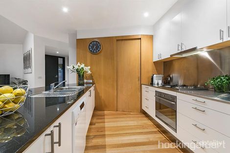 Property photo of 2/22 Fewster Road Hampton VIC 3188