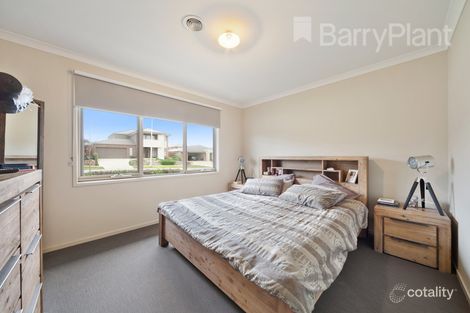 Property photo of 69 Como Parade Clyde North VIC 3978