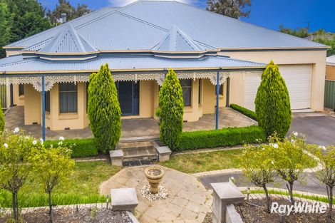 18 Ellesmere Tce, Strathdale, VIC 3550