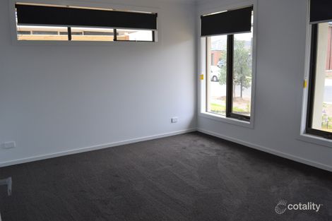 Property photo of 42 Lotus Street Pakenham VIC 3810