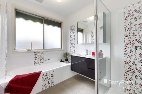 Property photo of 20 Dunfield Drive Gladstone Park VIC 3043