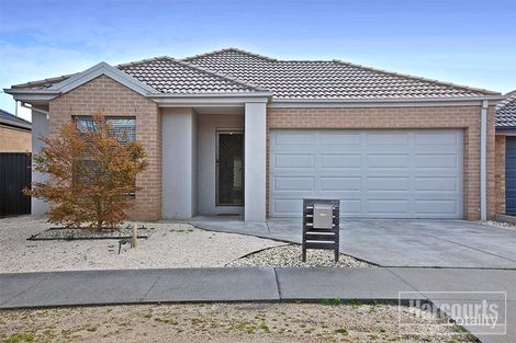 Property photo of 22 Downing Square Pakenham VIC 3810