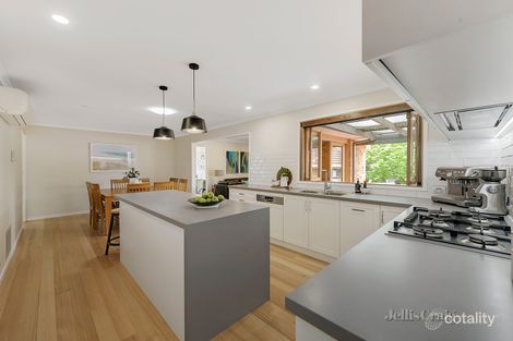 Property photo of 12 Allumba Drive St Helena VIC 3088
