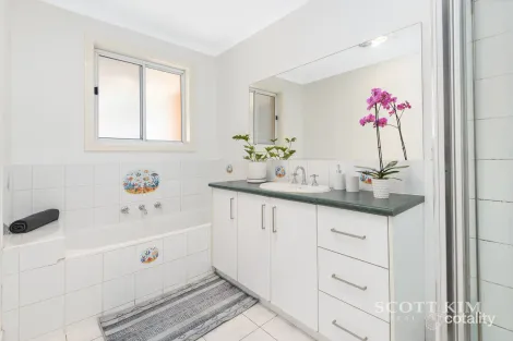 Property photo of 2/69 Avonhurst Drive Glen Waverley VIC 3150