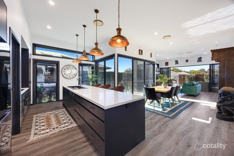 13 GREBE CRES, BLI BLI, QLD 4560