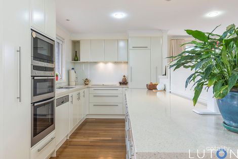 Property photo of 28 Bromell Circuit Wanniassa ACT 2903