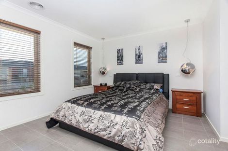 Property photo of 6 Hall Mark Place Kurunjang VIC 3337