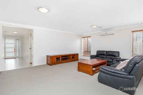 Property photo of 19 Lilyturf Drive Tarneit VIC 3029