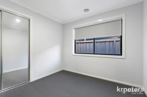 Property photo of 19 Rowling Drive Officer VIC 3809