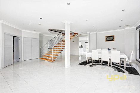 Property photo of 2 Bellfield Drive Craigieburn VIC 3064