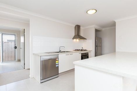 Property photo of 19 Lilyturf Drive Tarneit VIC 3029