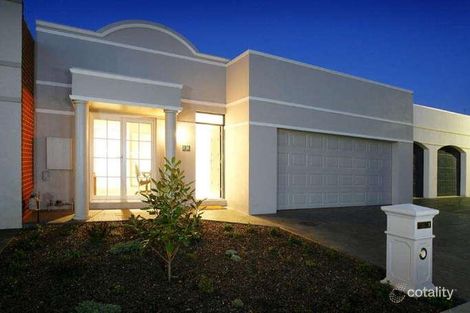 18 Golden Way, Albury, NSW 2640