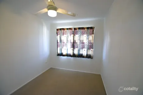 Property photo of 31 John Dory Drive Toolooa QLD 4680