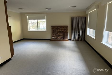 Property photo of 4 Maple Place Blayney NSW 2799