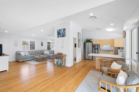 Property photo of 2 Bottlebrush Place Little Mountain QLD 4551
