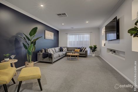 Property photo of 30 Ross Parkway Gobbagombalin NSW 2650
