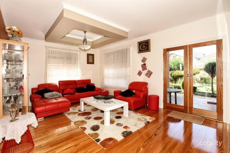 Property photo of 13 Bickerton Way Roxburgh Park VIC 3064