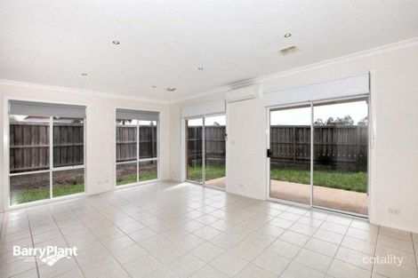 Property photo of 11 Crestview Close Roxburgh Park VIC 3064