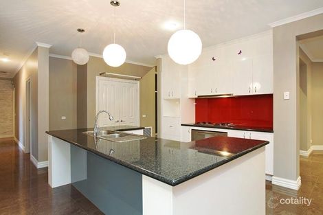 Property photo of 20 Lyme Park Circle Caroline Springs VIC 3023