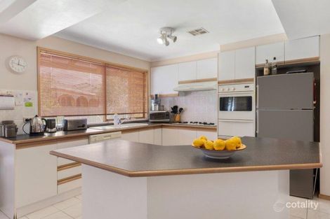 Property photo of 26 Lance Close Aspendale Gardens VIC 3195