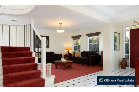 Property photo of 40 Montbrae Circuit Narre Warren North VIC 3804