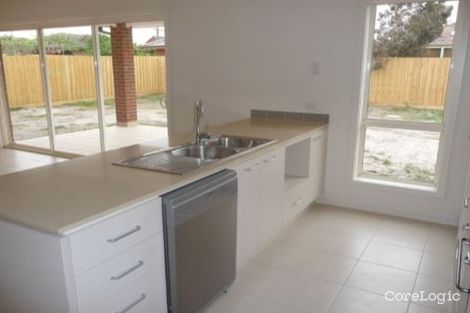 Property photo of 19 Parry Drive Sunshine West VIC 3020