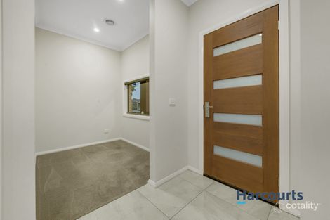 Property photo of 16A Greenleaf Circuit Tarneit VIC 3029