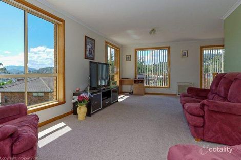 Property photo of 8 Lindwood Court Lindisfarne TAS 7015