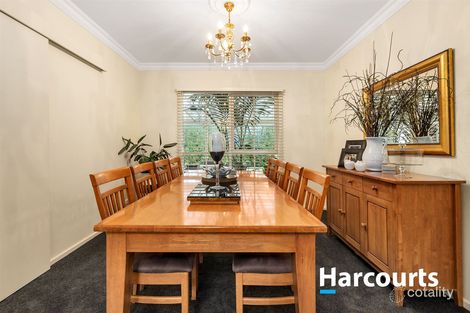 4 Mackintosh Rd, Wheelers Hill, VIC 3150