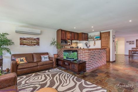 Property photo of 15 Scarp View Swan View WA 6056