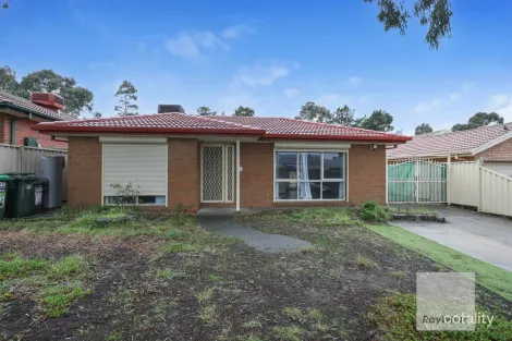 Property photo of 17 Solander Court Roxburgh Park VIC 3064