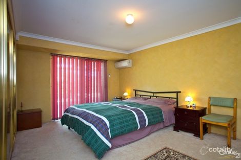 Property photo of 19 Woolerong Walk Marangaroo WA 6064