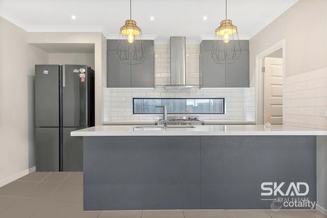 Property photo of 22 Shale Way Wollert VIC 3750