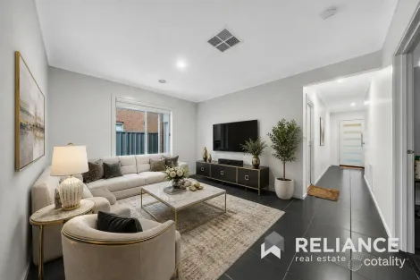 Property photo of 27 Henderson Drive Tarneit VIC 3029