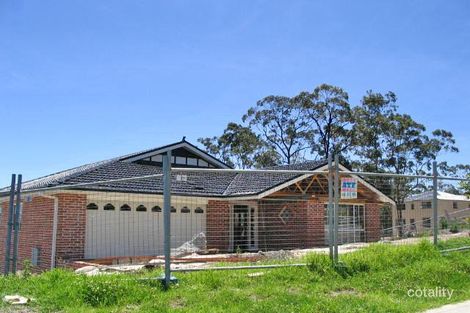 8 Guildford Gr, Cameron Park, NSW 2285