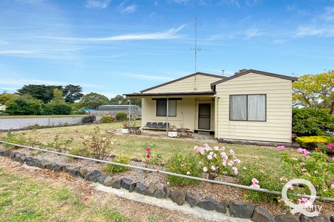 5 Railway Ave, Darnum, VIC 3822