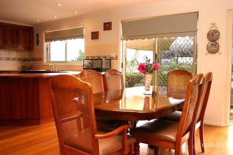 Property photo of 11 Tamlin Place Chirnside Park VIC 3116