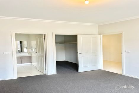 Property photo of 48 Lawson Way Caroline Springs VIC 3023